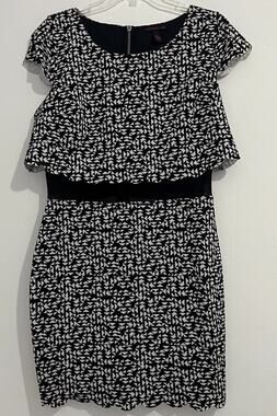 Material Girl Women’s Size L Dress Black & White Geometric Print Flutter Sleeve